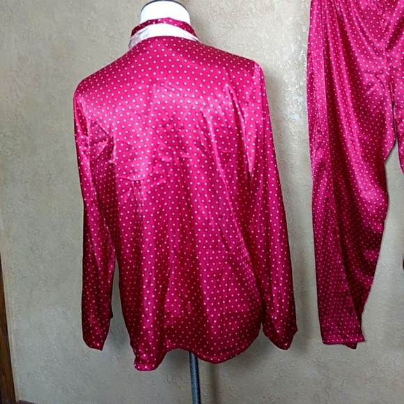 Gilligan & O'Malley - Picture 3 of 4